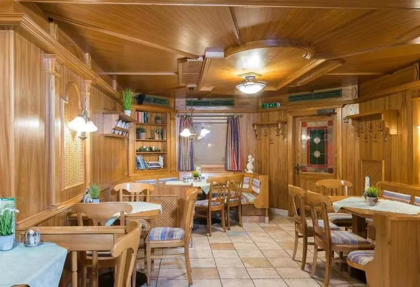 ホテル Leonfeldner Hof