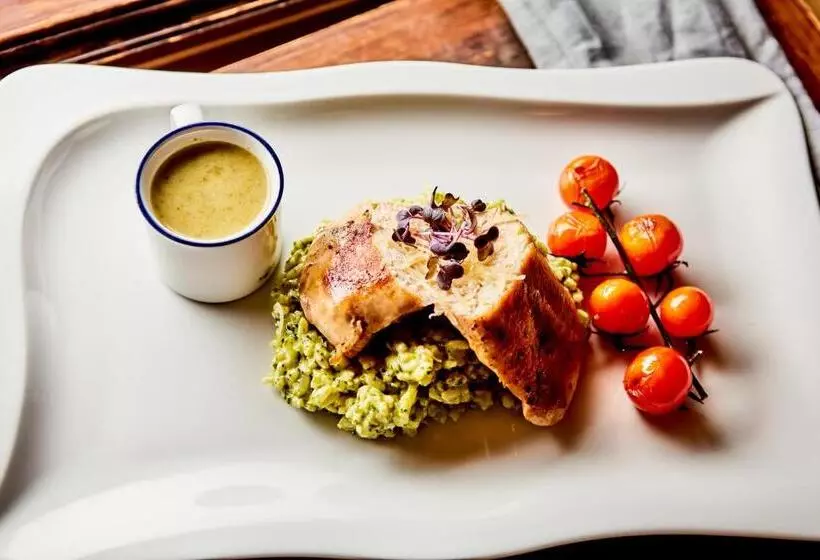 ホテル Leonfeldner Hof