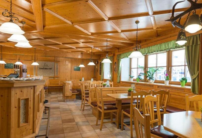 ホテル Leonfeldner Hof