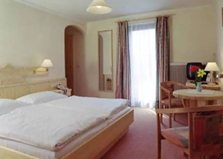 ペンション Hemetsberger