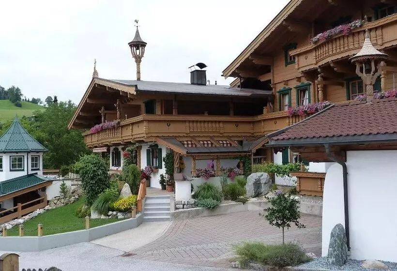 Пансион Gästehaus Auer