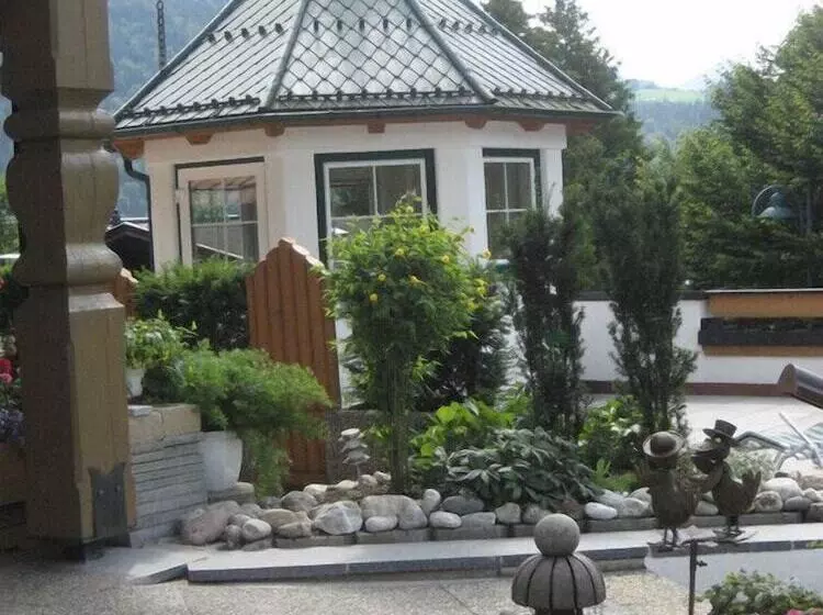 Пансион Gästehaus Auer