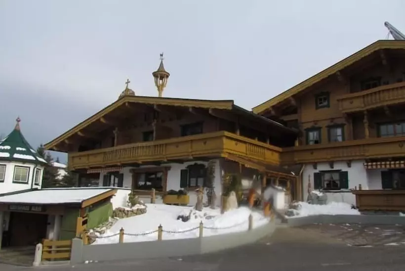 Пансион Gästehaus Auer