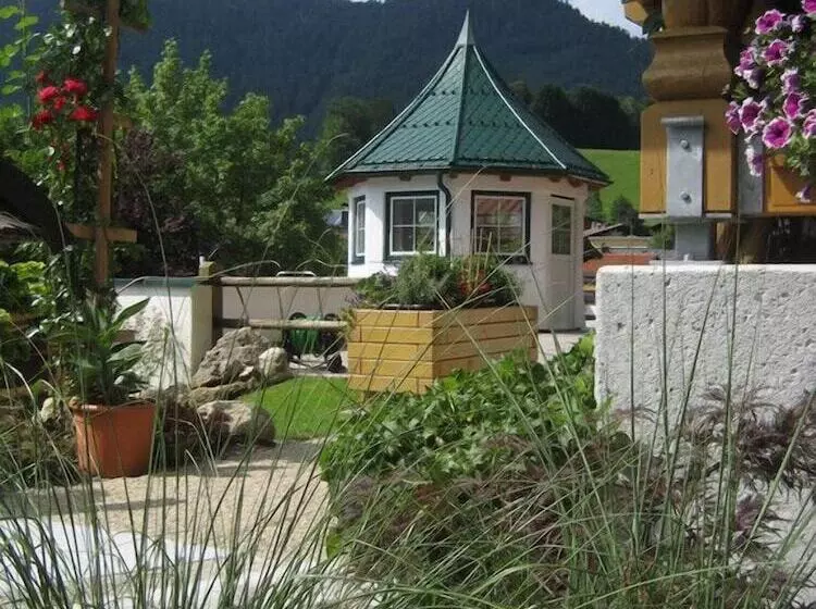 Пансион Gästehaus Auer