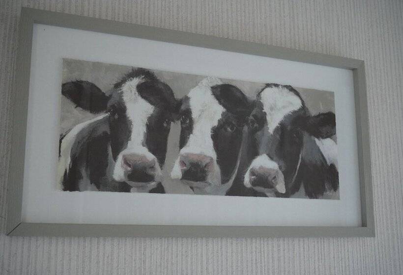 Отель Hollicarrs Long Lane Lodge