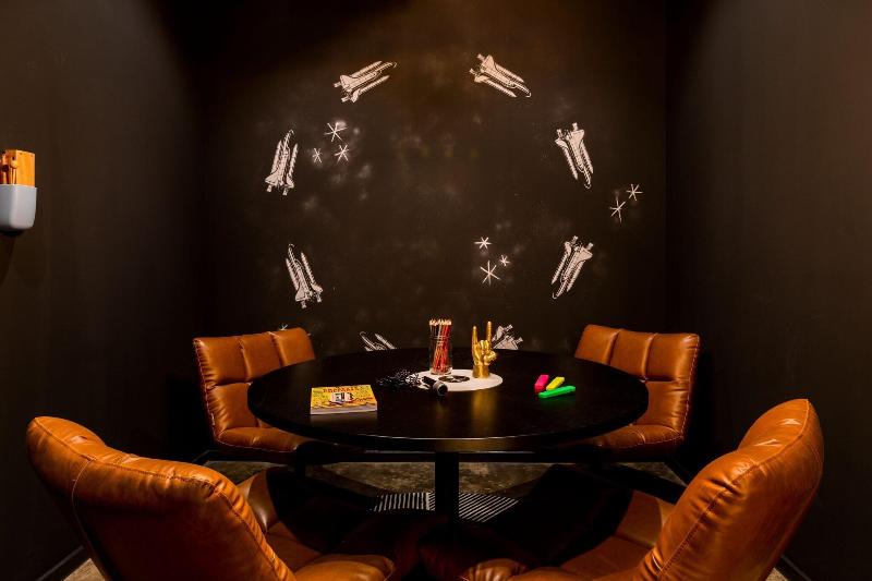 هتل Moxy Glasgow Sec