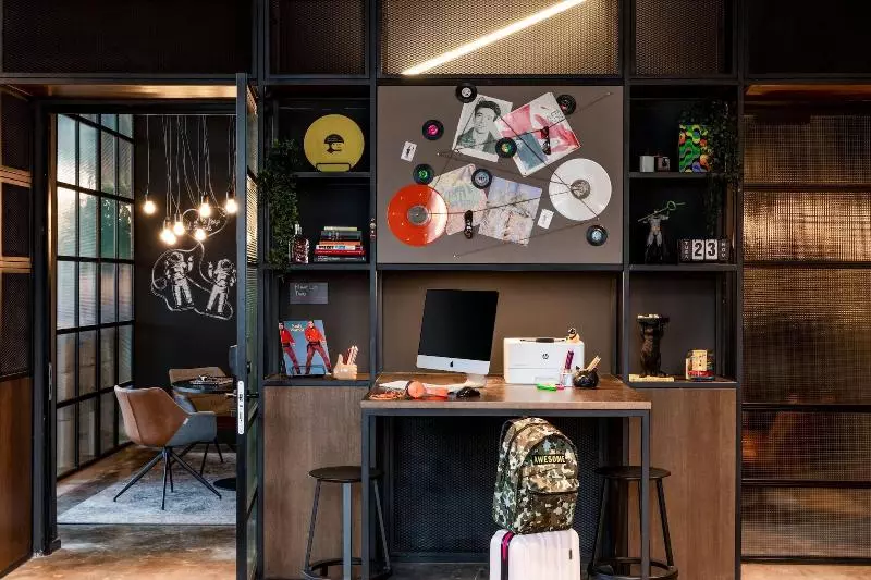 هتل Moxy Glasgow Sec