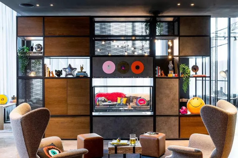 هتل Moxy Glasgow Sec