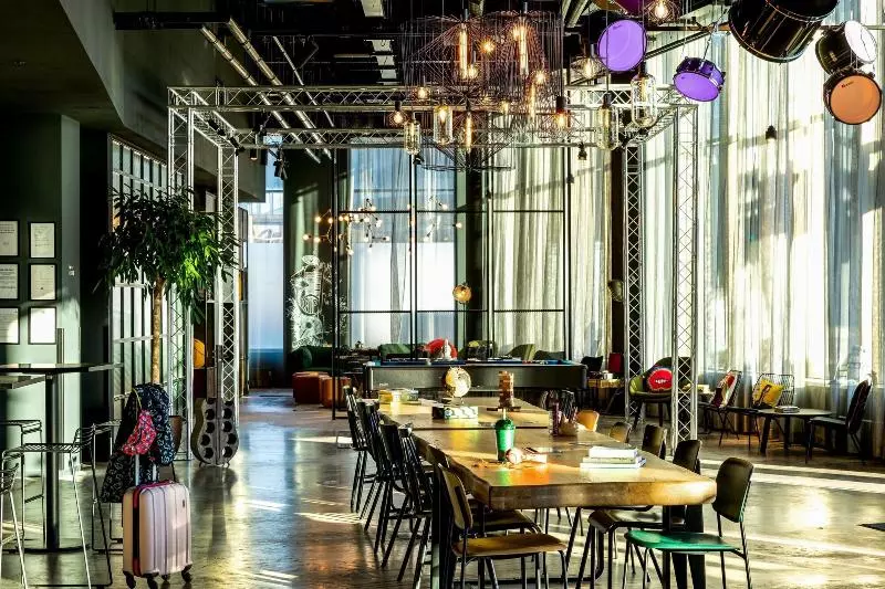 هتل Moxy Glasgow Sec