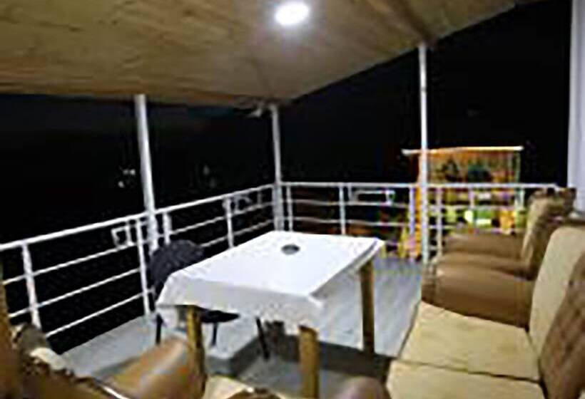 פנסיון Vila Riza Veliu