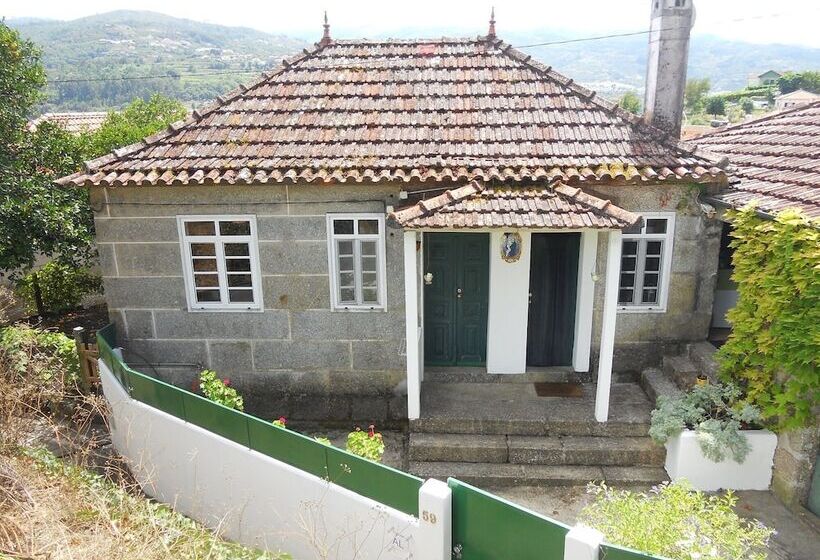 Charming 2 Bed Cottage In Santa Marinha Do Zêzere