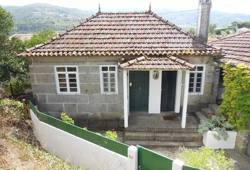 Charming 2 Bed Cottage In Santa Marinha Do Zêzere