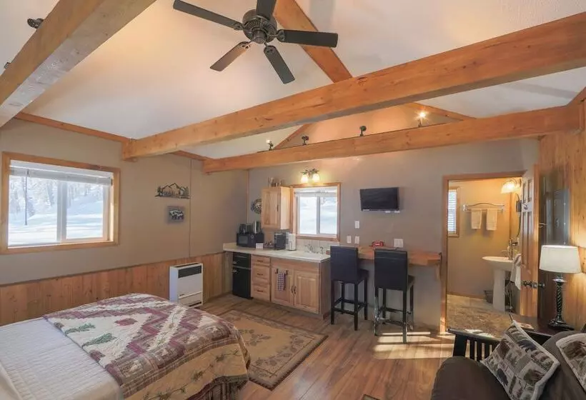 Spruce Cabin