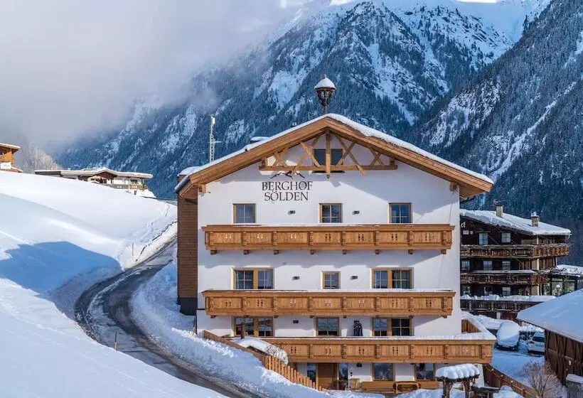 ホテル Berghof Soelden Anno 1588