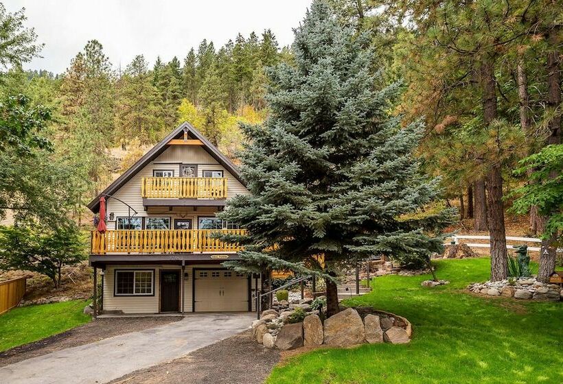Icicle Ridge Retreat