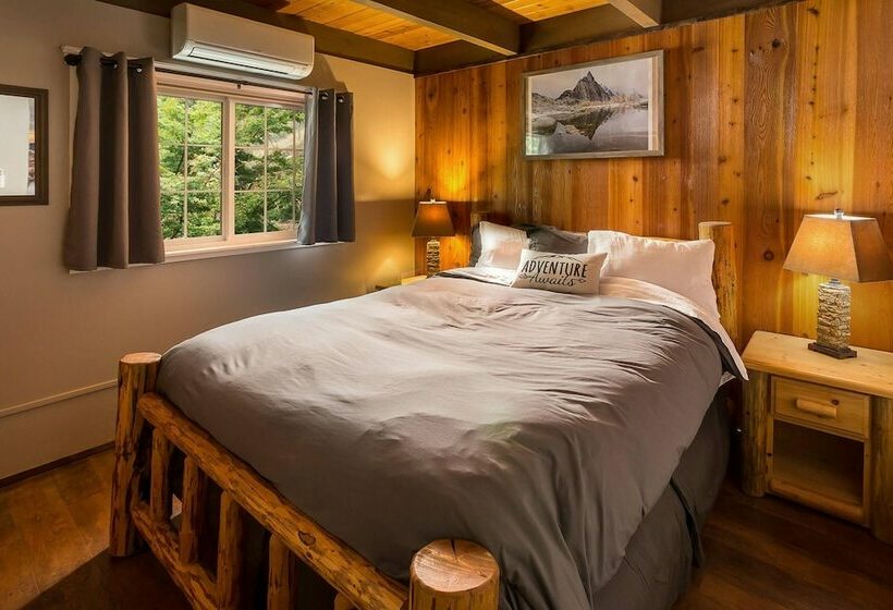 Icicle Ridge Retreat