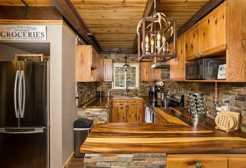 Icicle Ridge Retreat