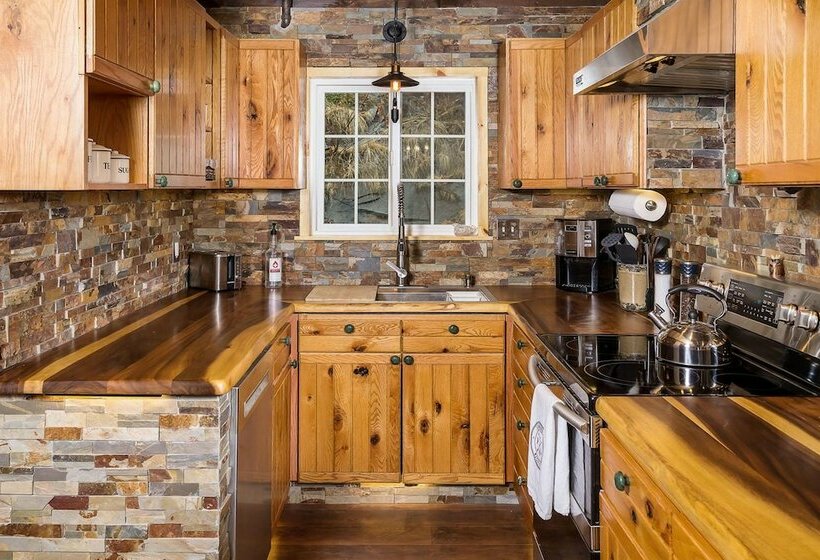 Icicle Ridge Retreat