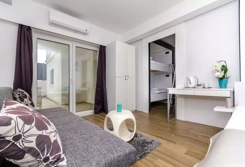 Majatalo Room In B&b   All Saints Suites B&b Kastela