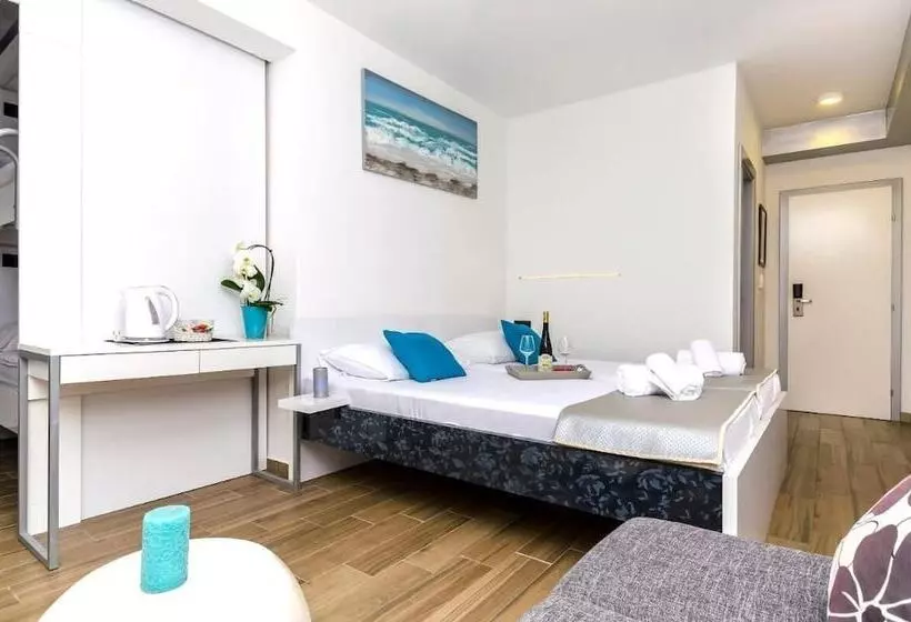 Majatalo Room In B&b   All Saints Suites B&b Kastela