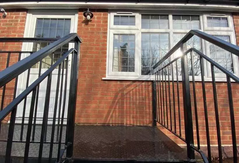 Residenssi 1 Bed Unit 10 Minute Drive From Hellfire Caves