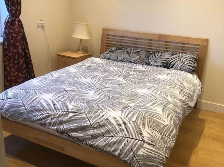 住所  1 Bed Unit 10 Minute Drive From Hellfire Caves