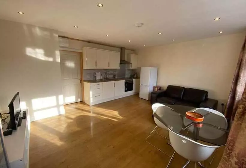 Residenssi 1 Bed Unit 10 Minute Drive From Hellfire Caves