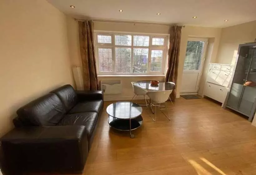 Residenssi 1 Bed Unit 10 Minute Drive From Hellfire Caves