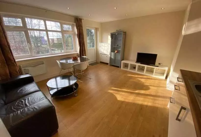 Residenssi 1 Bed Unit 10 Minute Drive From Hellfire Caves