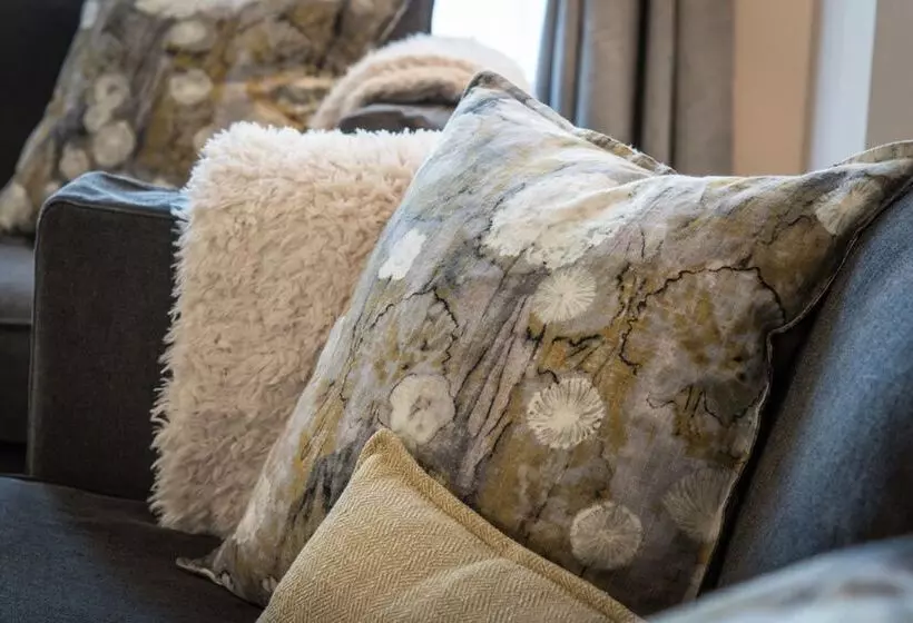 اقامتگاه Whistler Lodge By Alpine Resorts