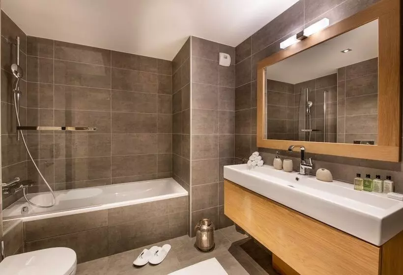 اقامتگاه Whistler Lodge By Alpine Resorts