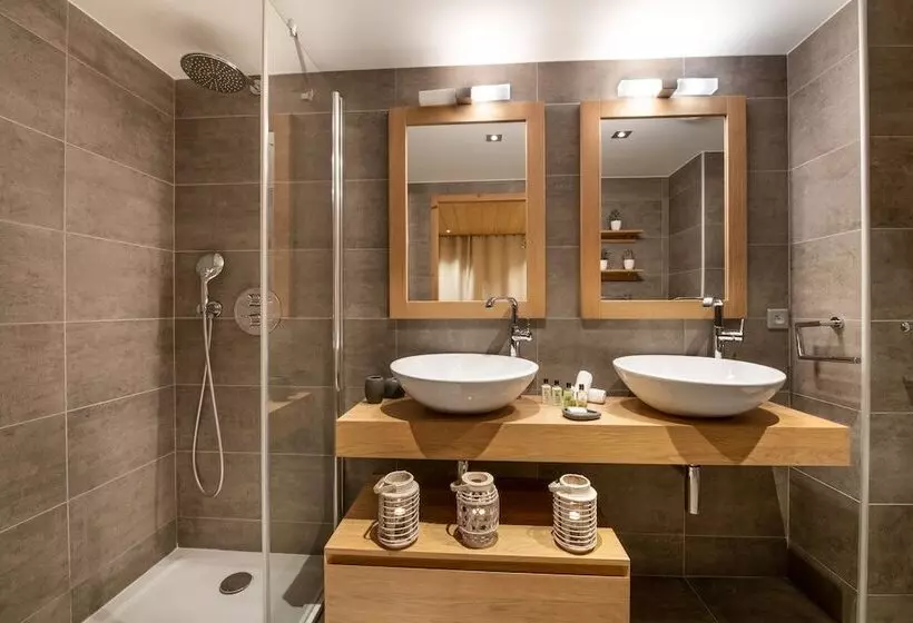 اقامتگاه Whistler Lodge By Alpine Resorts