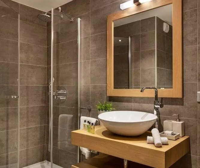 اقامتگاه Whistler Lodge By Alpine Resorts