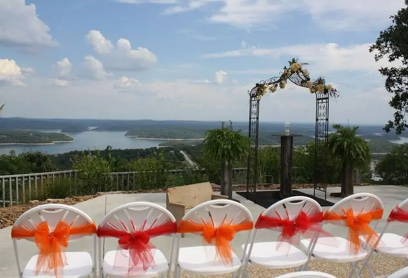 Hotelli Whitney Mountain Lodge