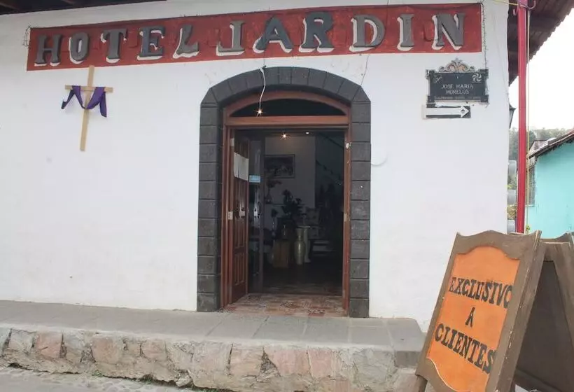 ホテル Jardín