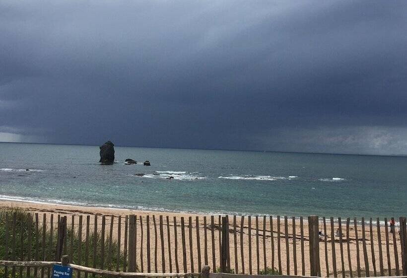 민박 Church House Inn