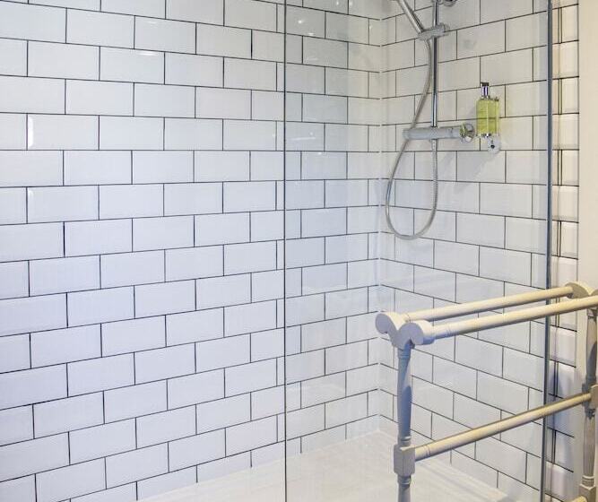 민박 Church House Inn