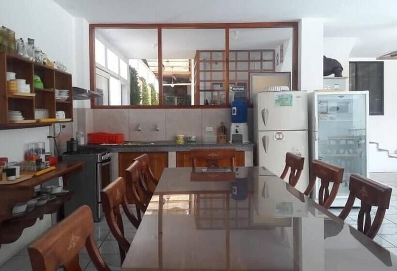 Хостел La Mirada De Solitario George