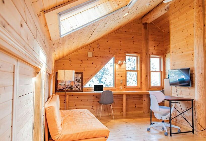 Izu House Luxury Log With Cozy Fireplace