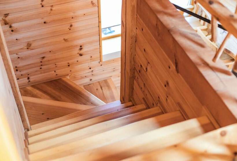 Izu House Luxury Log With Cozy Fireplace