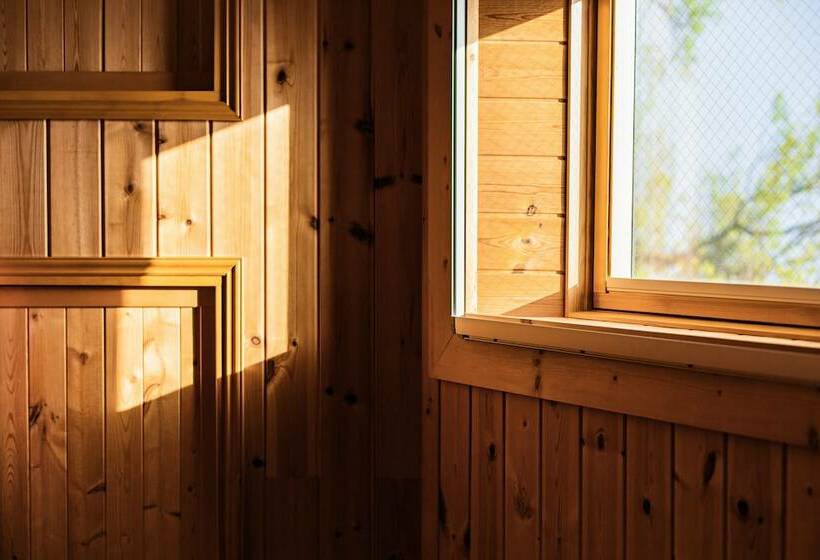 Izu House Luxury Log With Cozy Fireplace