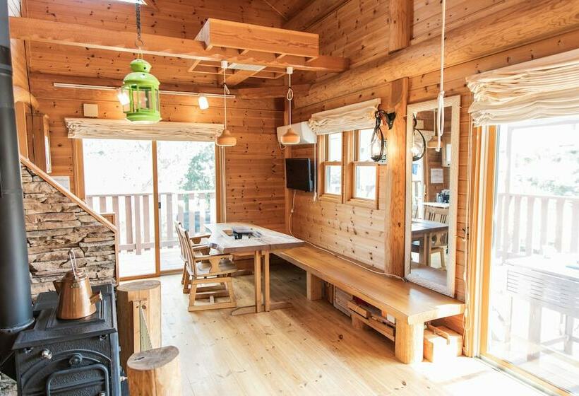 Izu House Luxury Log With Cozy Fireplace