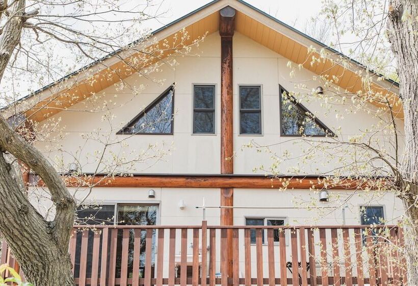 Izu House Luxury Log With Cozy Fireplace