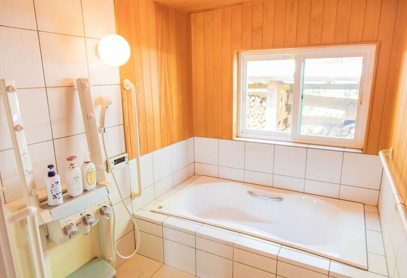 Izu House Luxury Log With Cozy Fireplace