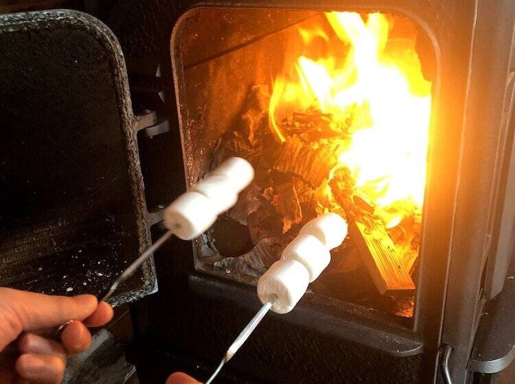 Izu House Luxury Log With Cozy Fireplace