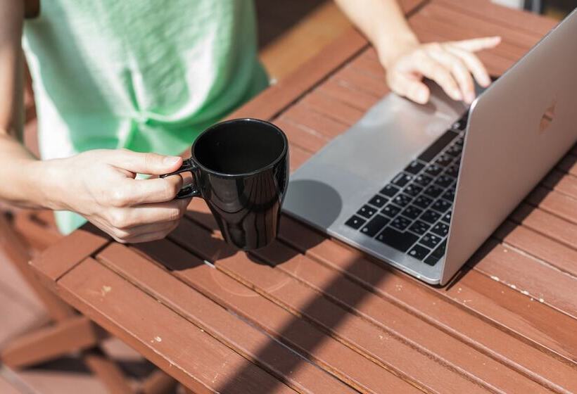 Izu House Luxury Log With Cozy Fireplace