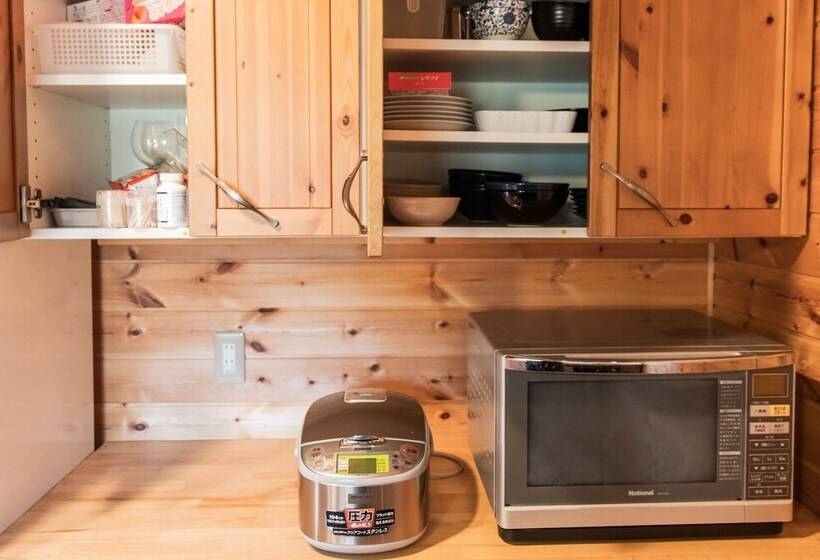 Izu House Luxury Log With Cozy Fireplace