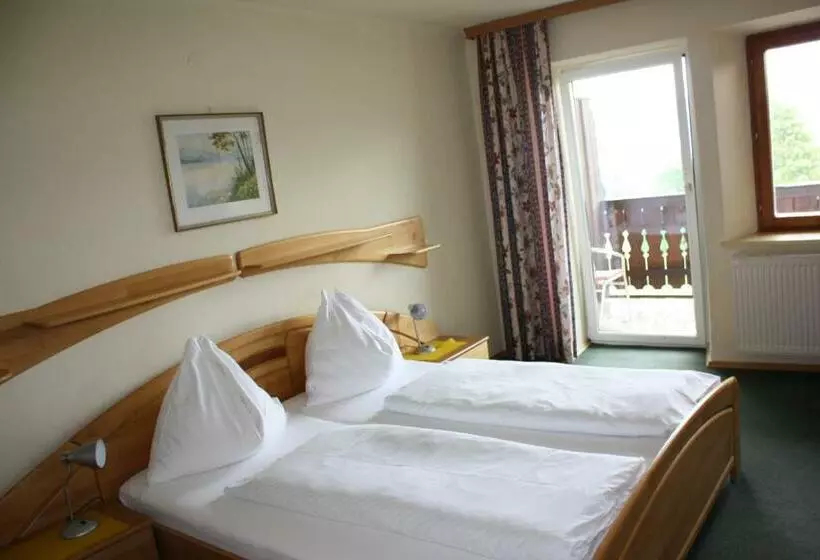 Bed and Breakfast Haus Rosenauer Zimmer & Ferienwohnungen