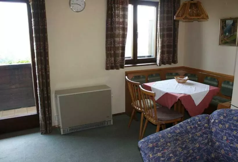 Bed and Breakfast Haus Rosenauer Zimmer & Ferienwohnungen