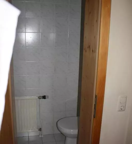 Bed and Breakfast Haus Rosenauer Zimmer & Ferienwohnungen